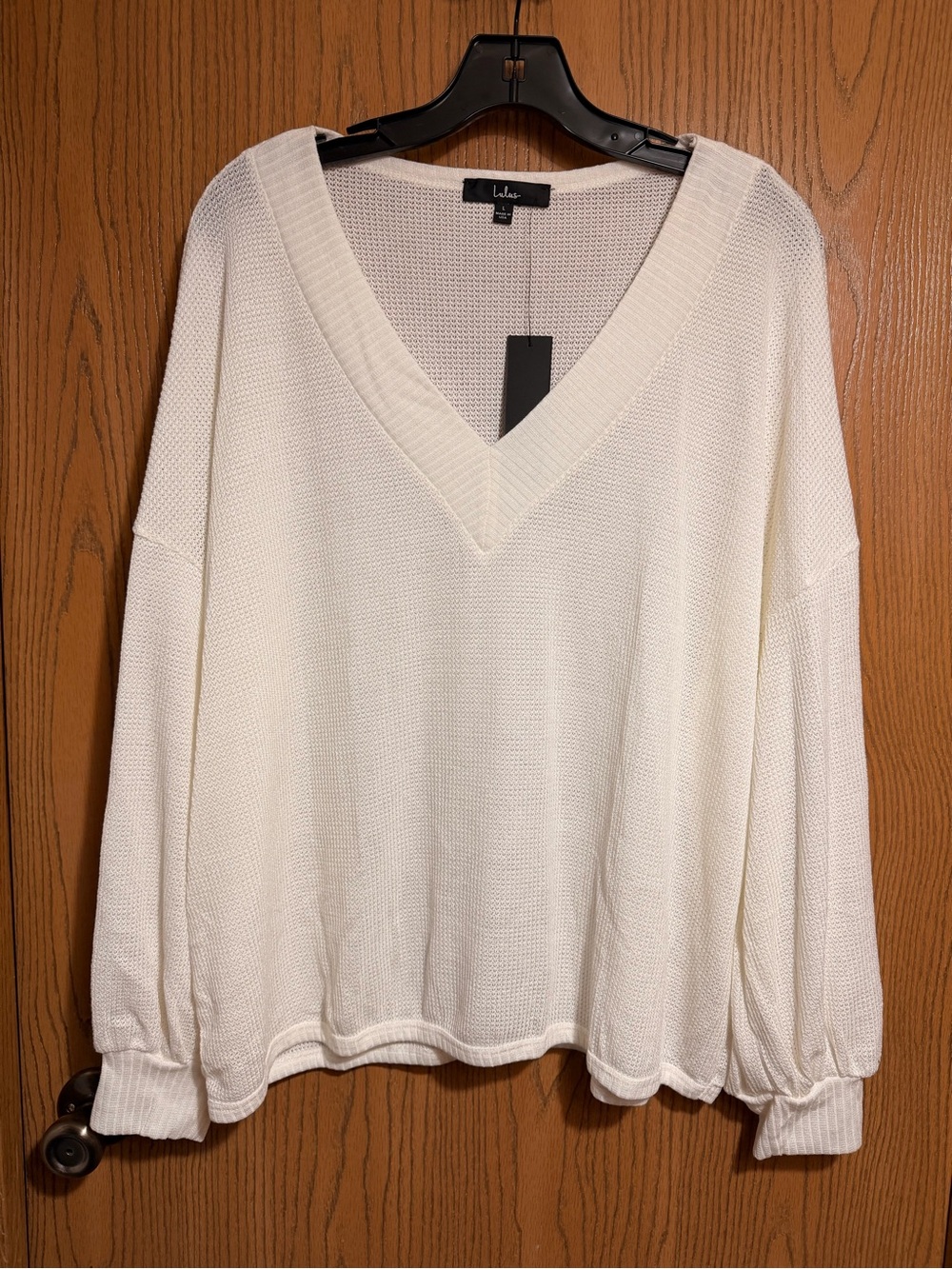 Lulu's Sweater in White with V-Neck and Lightweight Knit